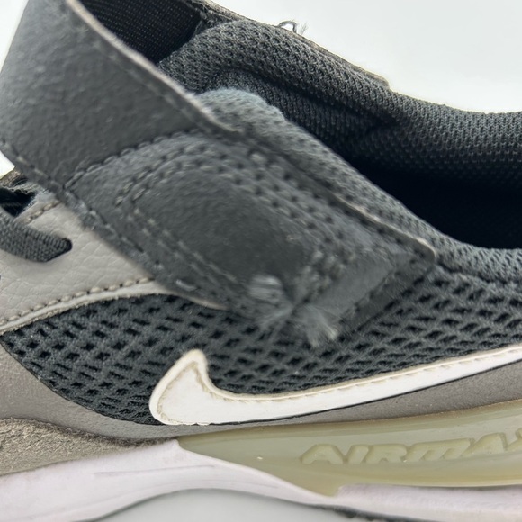 Nike AIR MAX  Kids 2Y  Grey Black White DQ0285-002 Athletic Sneakers - Picture 7 of 8